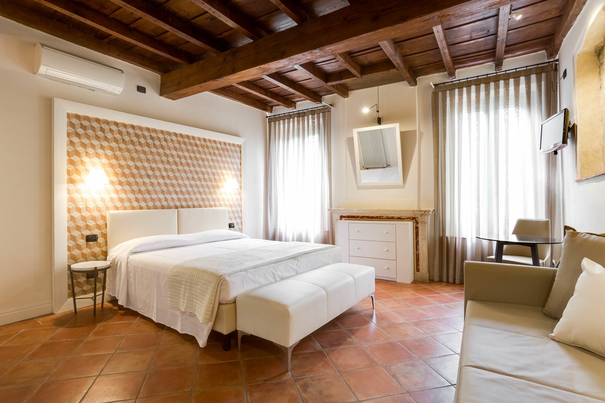 Ferrara Rooms ภายนอก รูปภาพ